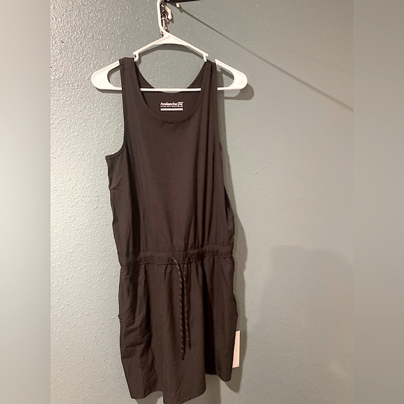 Size small Avalanche Romper brand new - Picture 1 of 2